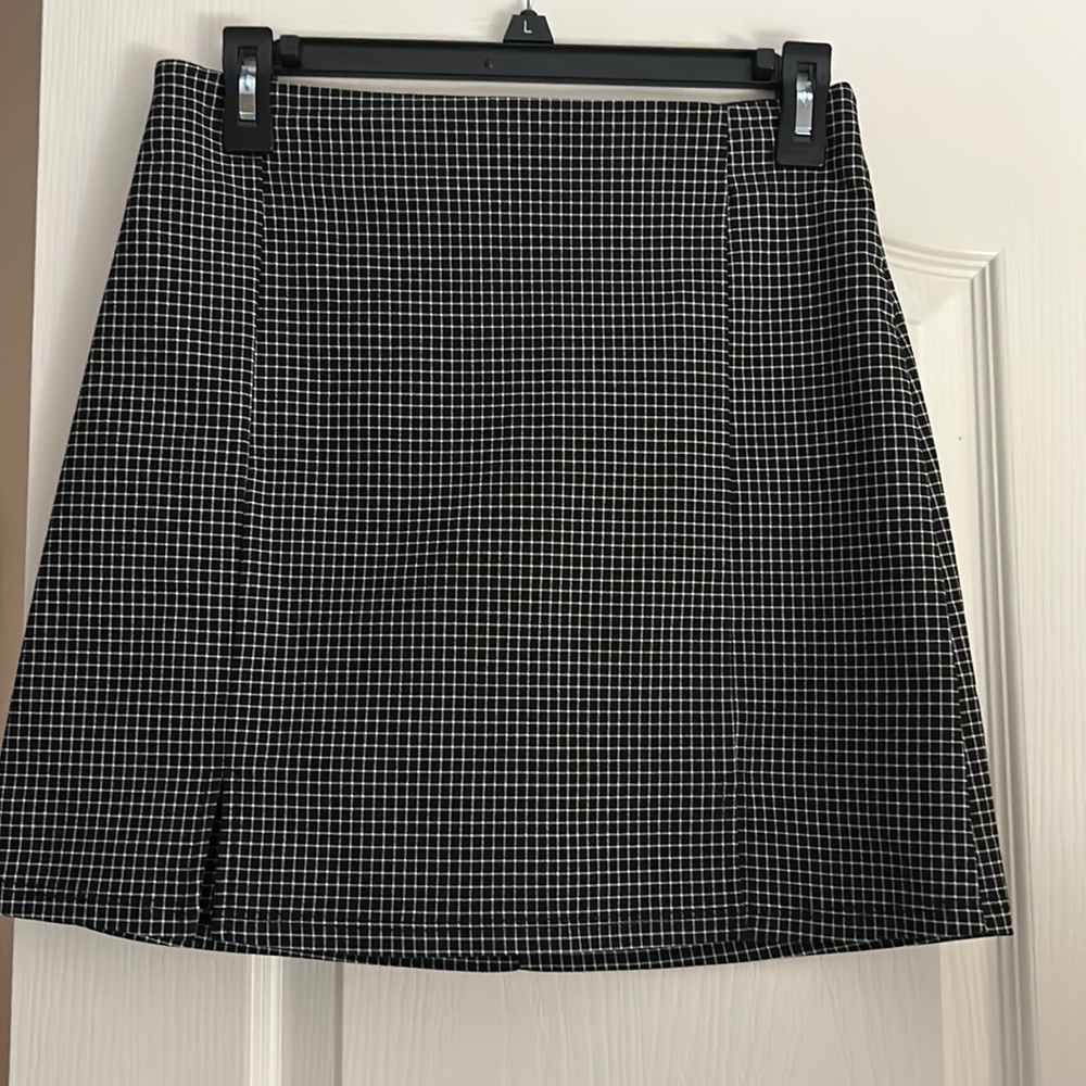Size medium Originality, black & white plaid mini skirt